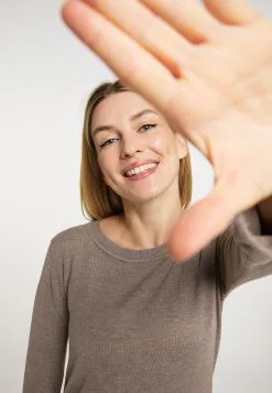 Usha Basic Truien Trui Dames Taupe 11 Usha Basic Truien Trui Dames Taupe -Aanbiedingen Usha Winkel 795a8a9602eccbce1af188319afe2dc4