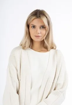 Vesten Gebreid Vest Dames Wolwit 11 Vesten Gebreid Vest Dames Wolwit -Aanbiedingen Usha Winkel 7ed1220854249622a4bd818ef0112d67